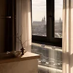 Softly Landmark View Center Free Parking Apartment